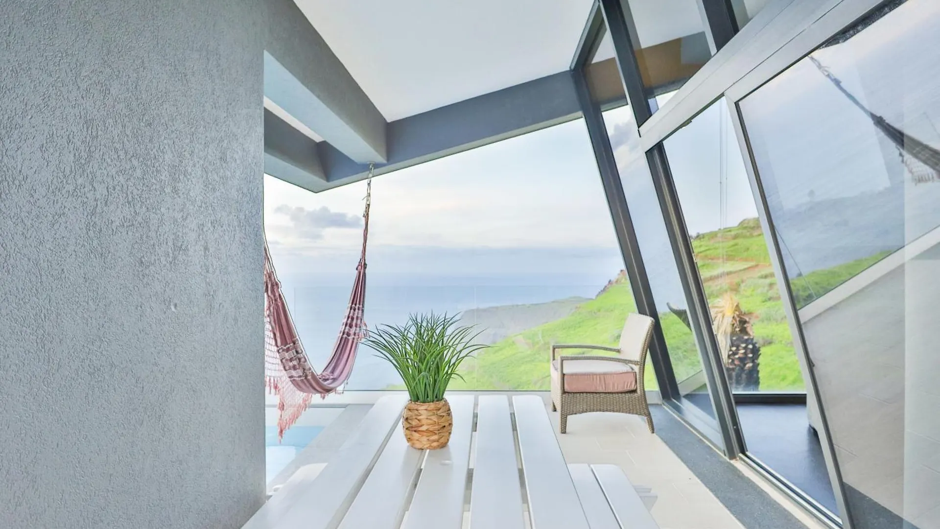 Villa Leonor Cliffside Retreat Calheta